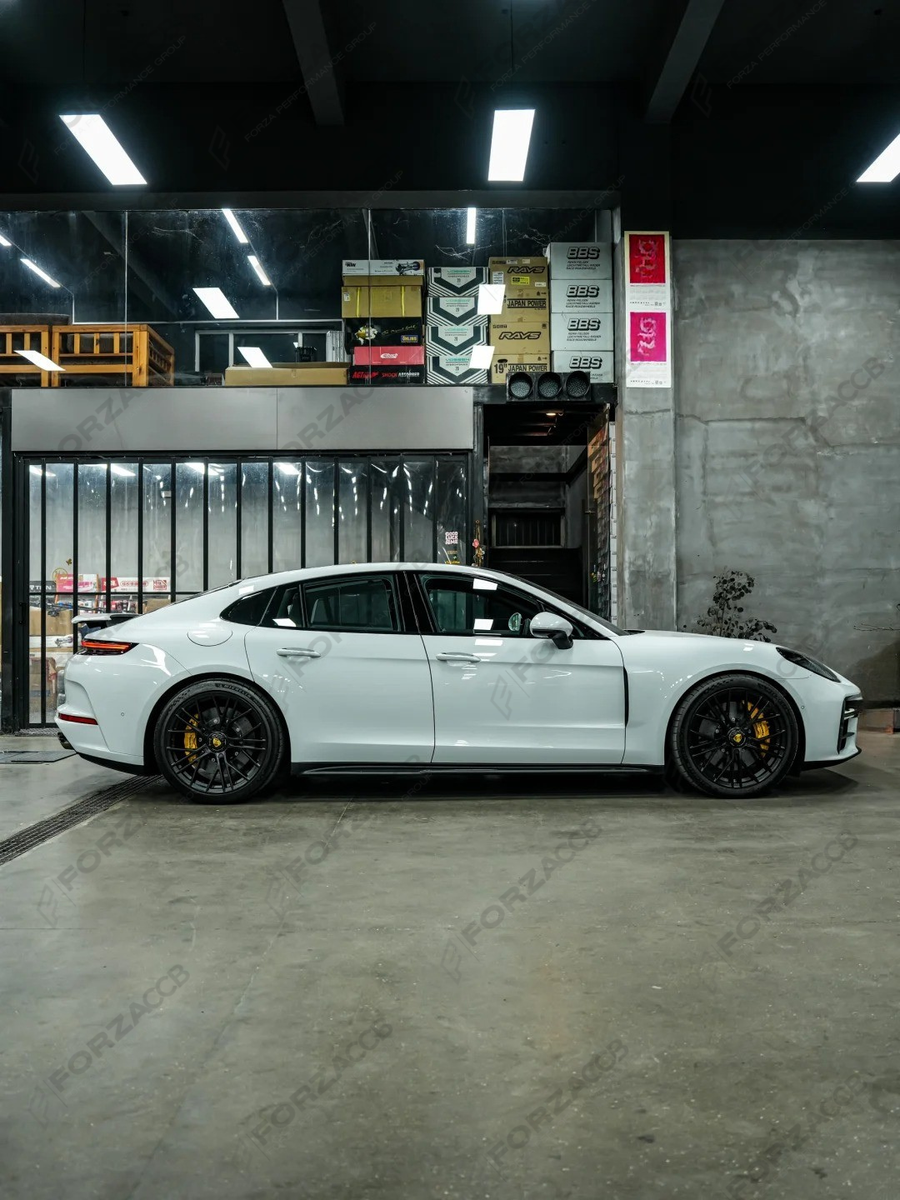 Porsche Panamera III 976